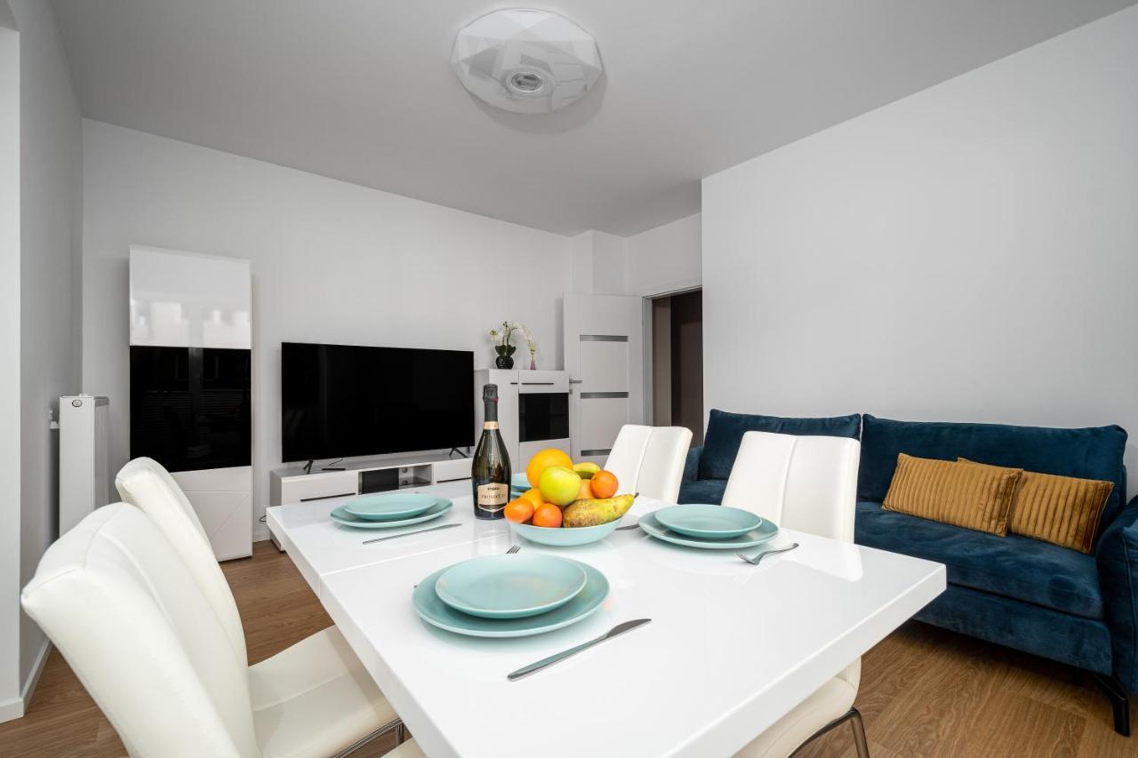 Your Apartments Okrzei 12 Warsaw Exterior photo